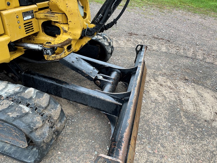 2019-caterpillar-303.5e2-cr-image-32
