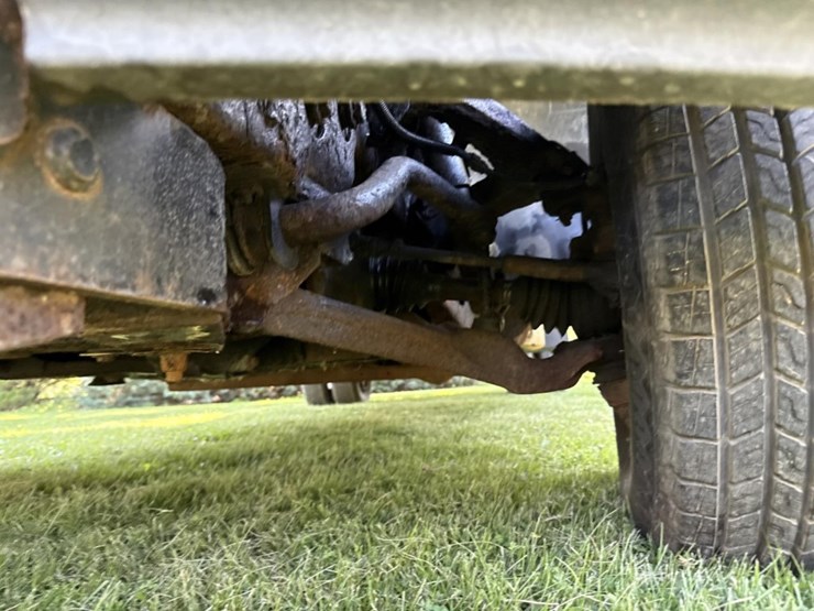 2001-chevrolet-3500-image-35