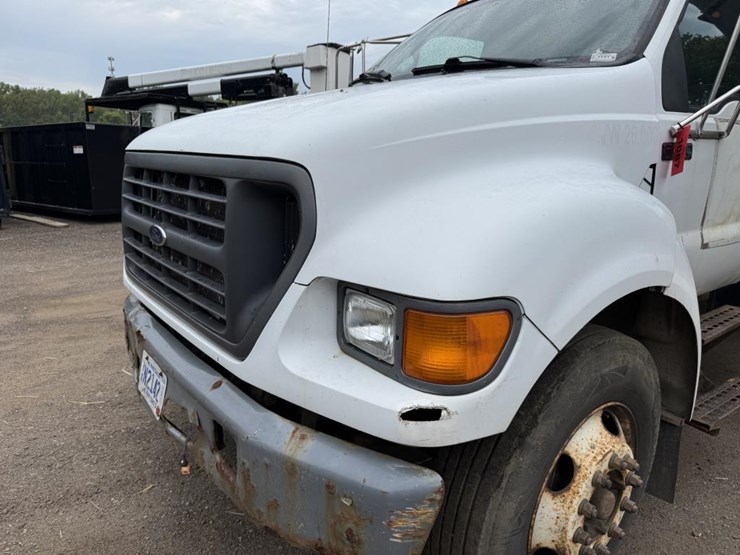 2003-ford-f650-image-10