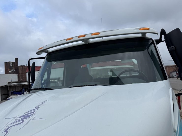 2004-international-durastar-4400-image-8