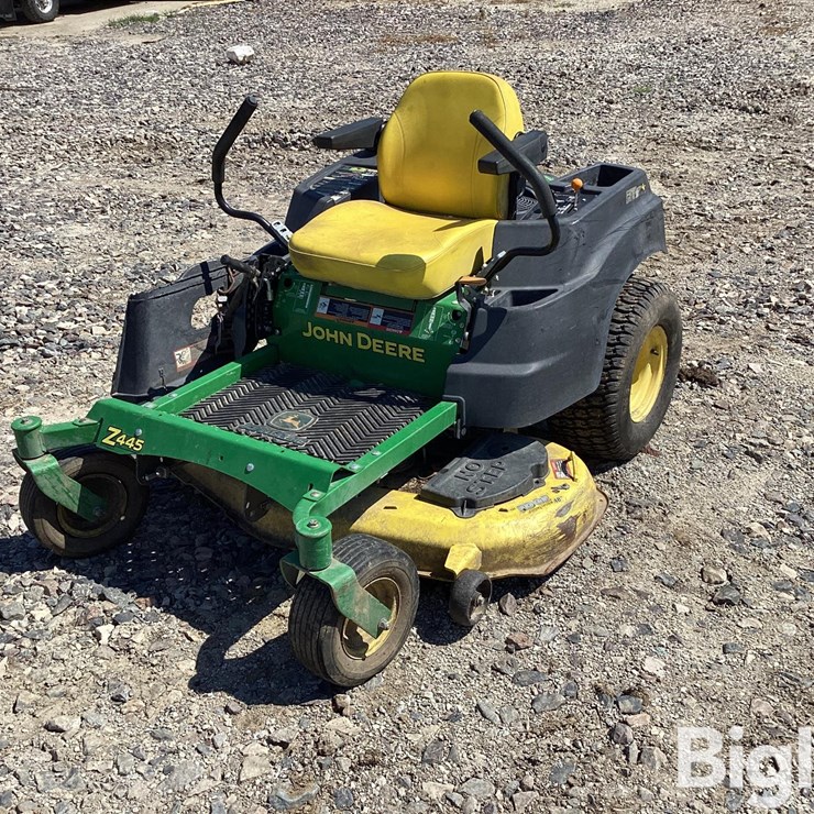 JOHN DEERE Z445