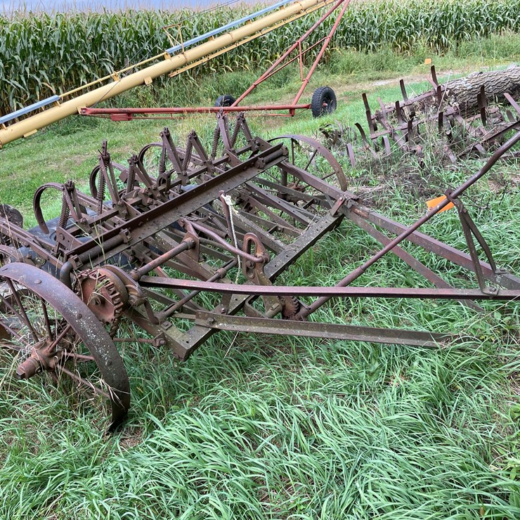 #7134 • Metal Cultivator
