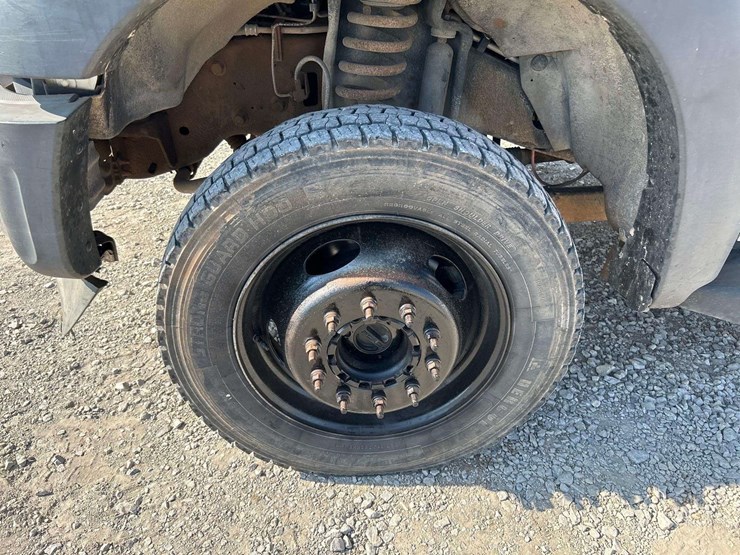 2012-ford-f550-image-35