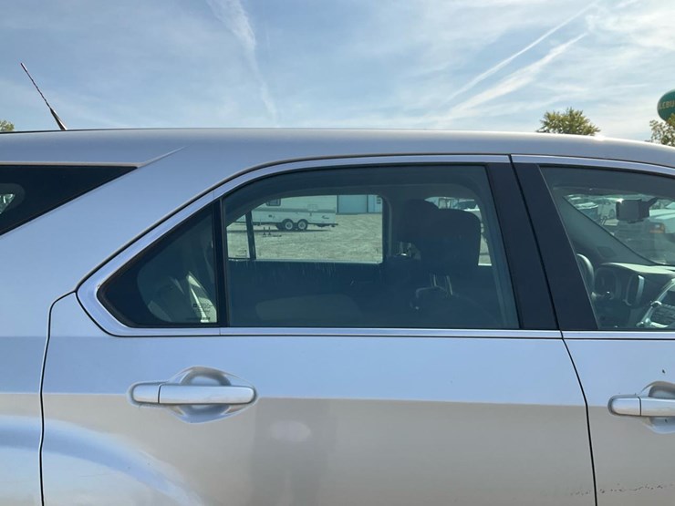 2010-chevrolet-equinox-ls-image-33