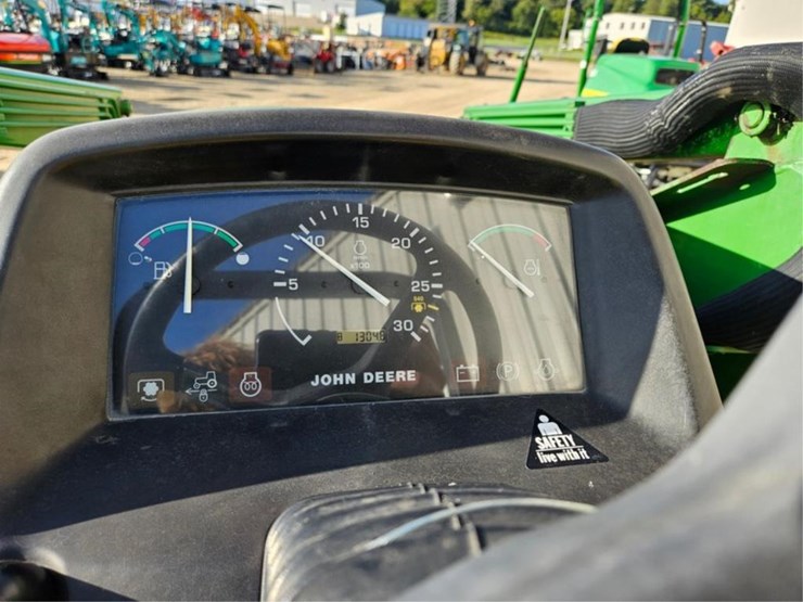 2000-john-deere-4400-image-32