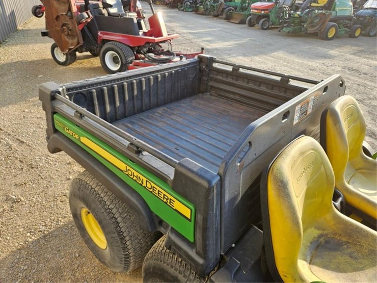 john-deere-gator-image-12