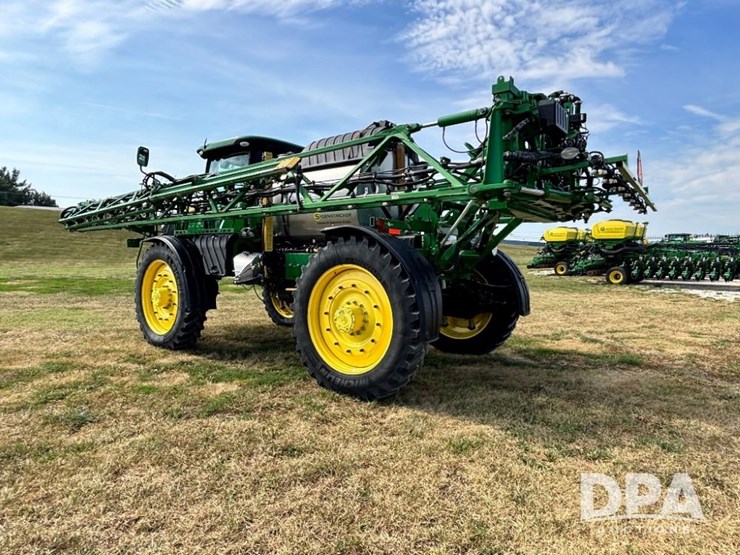 2019-john-deere-r4045-image-17