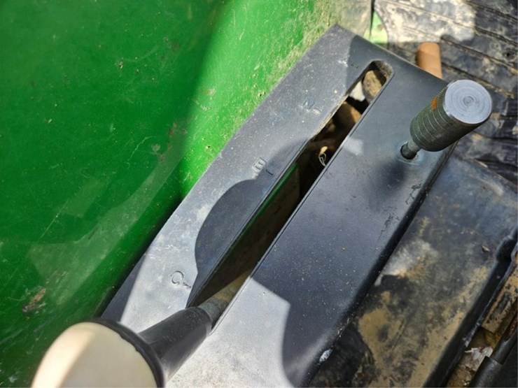 john-deere-4720-image-42