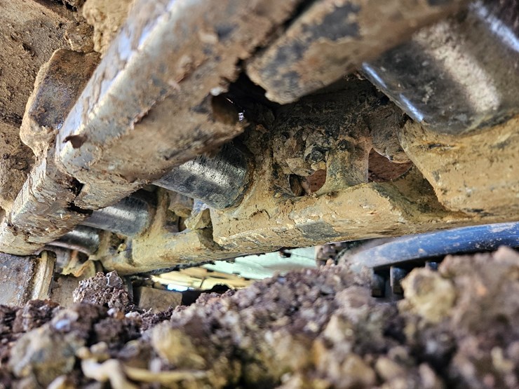 2017-caterpillar-336f-image-90