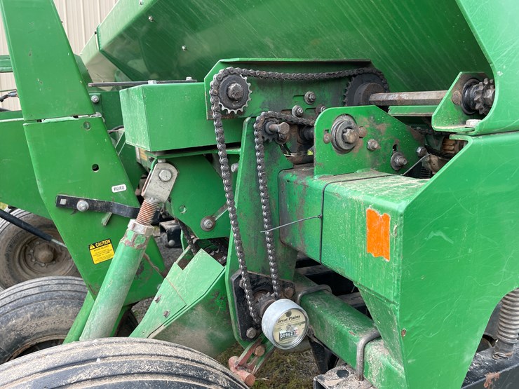#7102-•-great-plains-grain-drill-no-till-drill-image-42