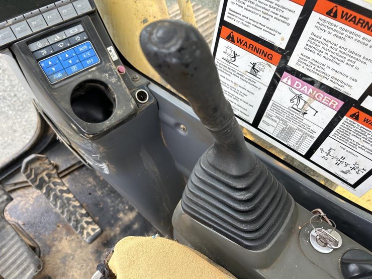 komatsu-pc270-lc-image-53