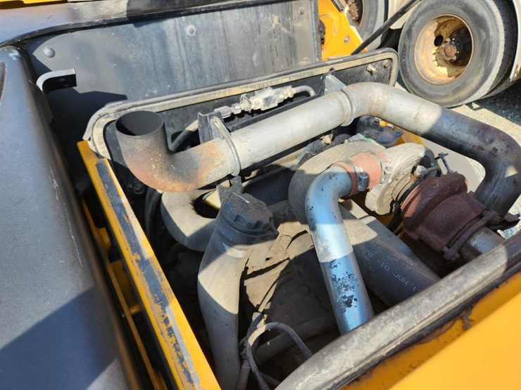 jcb-520-50-image-29