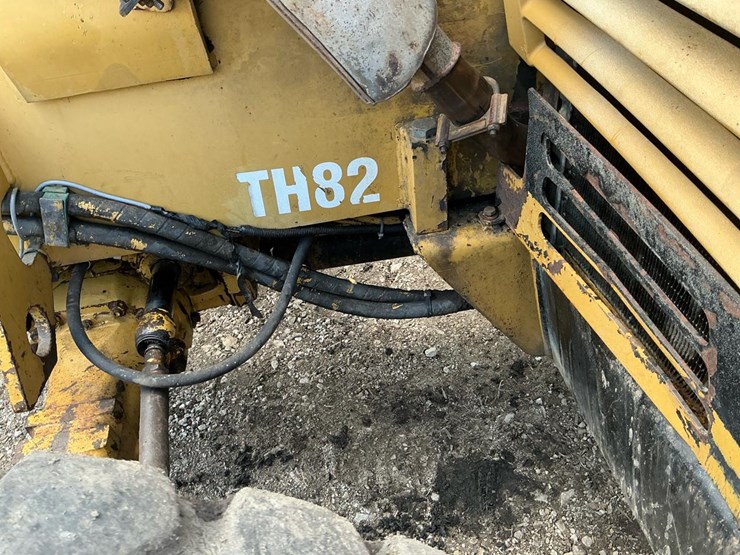 caterpillar-th82-image-32