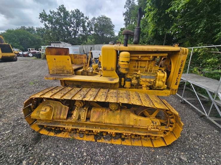 2013-caterpillar-d6-image-6
