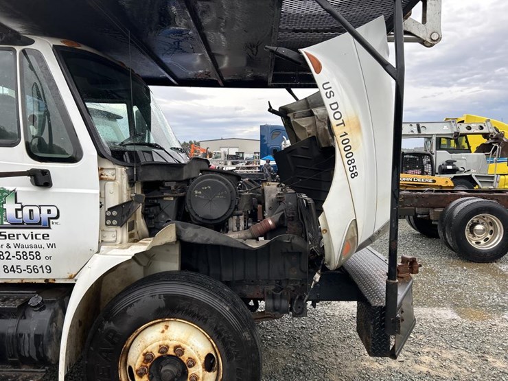 2002-international-durastar-4300-image-57