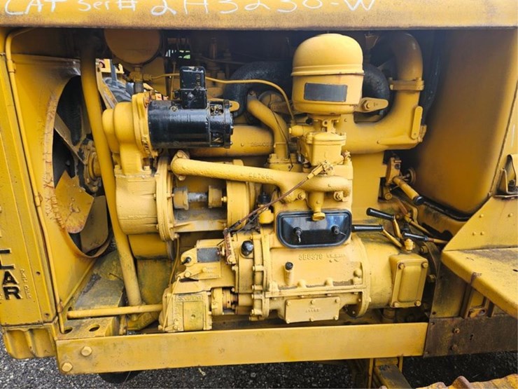 2013-caterpillar-d6-image-12