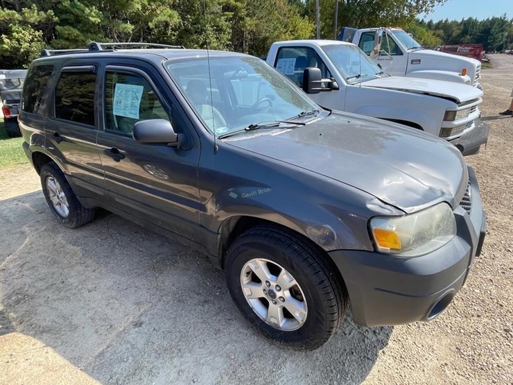 2005-ford-escape-image-3