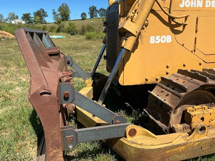 deere-850b-image-14