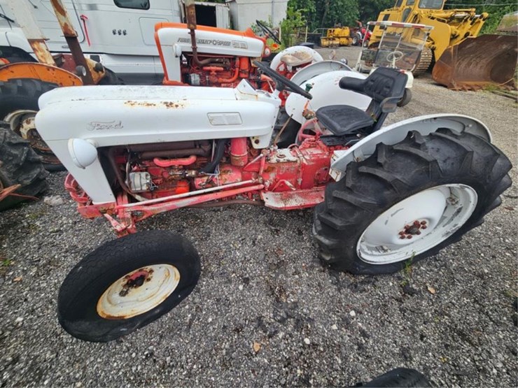 ford-tractor-image-2
