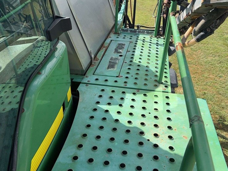 2000-john-deere-4700-image-10