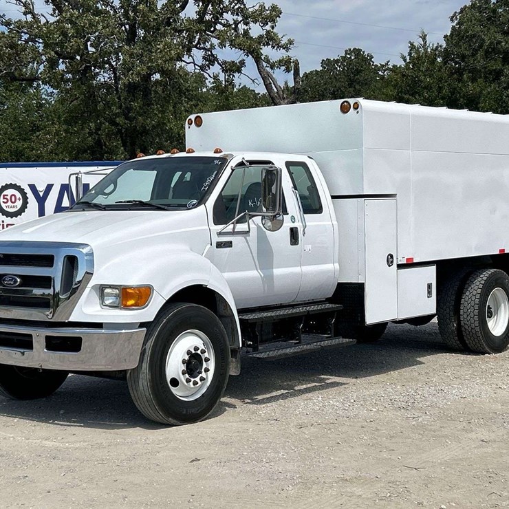 2007 FORD F750