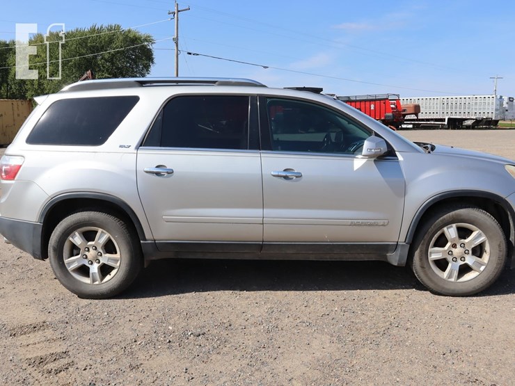 2008-gmc-acadia-image-4