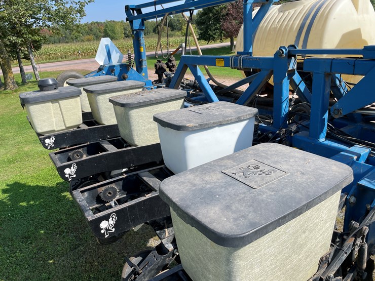 kinze-2300-image-26