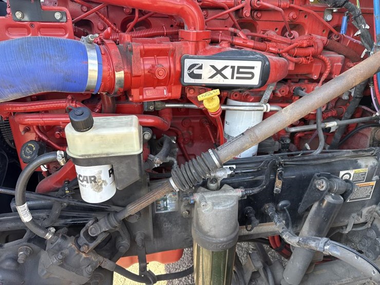 2022-peterbilt-579-image-14