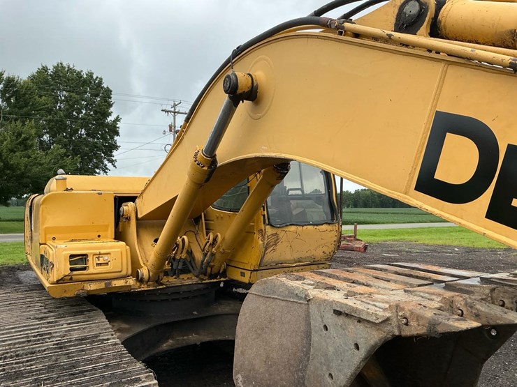 deere-200-lc-image-29