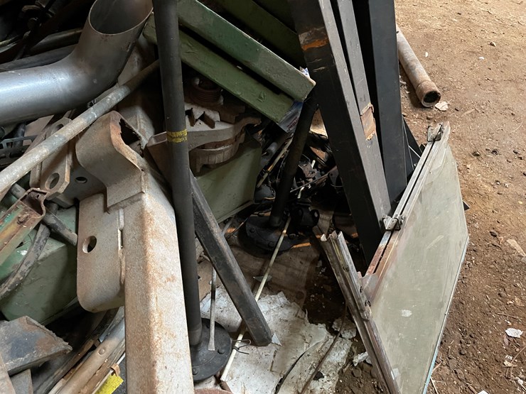 #7193-•-pile-of-various-metal-image-15