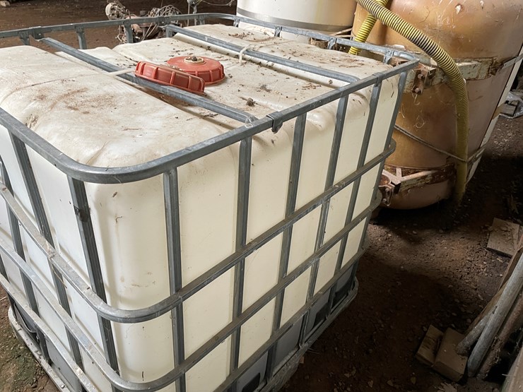 #7158-•-poly-tote-in-metal-cage-image-6