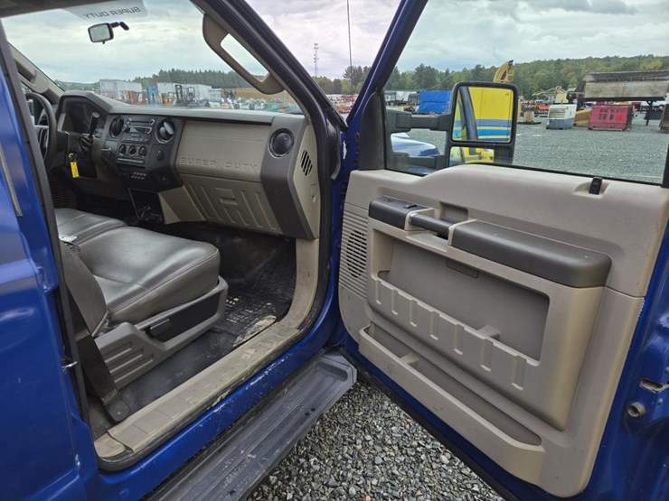 2009-ford-f550-image-61