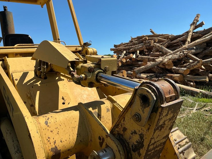 caterpillar-943-image-17