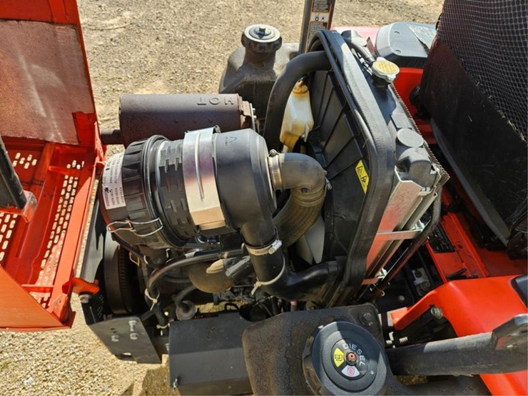 kubota-zd326-image-15