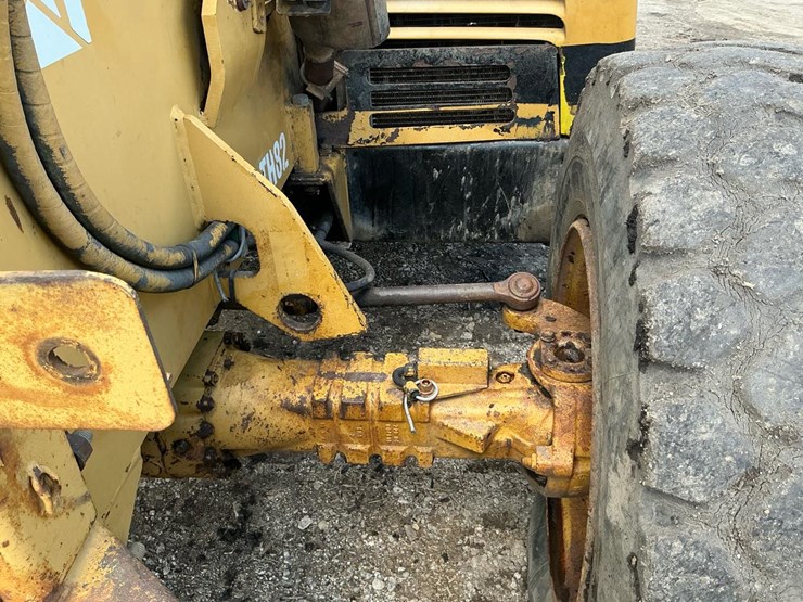 caterpillar-th82-image-34