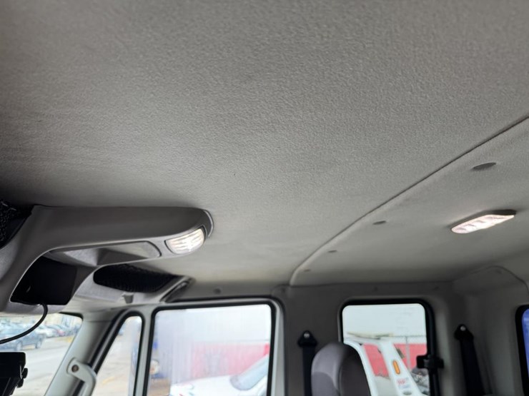 2017-international-durastar-4300-image-41