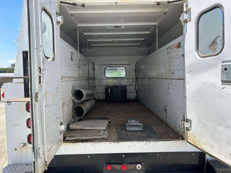 2008-ford-f550-image-21