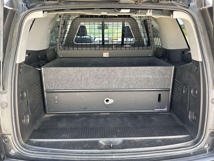 2016-chevrolet-tahoe-image-19