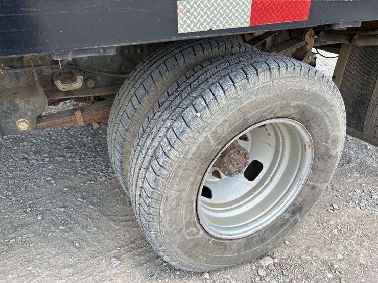 2011-ford-f350-image-21