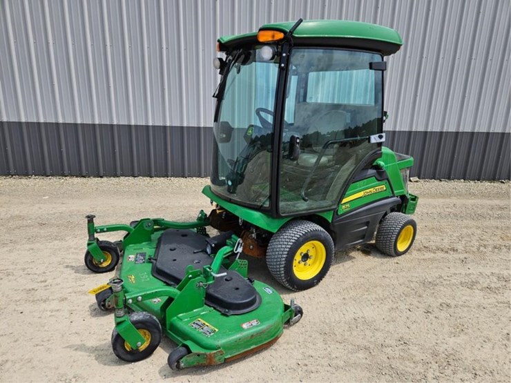 john-deere-1575-image-1