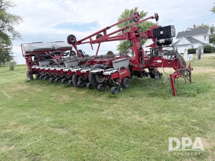 2010-case-ih-1250-image-1