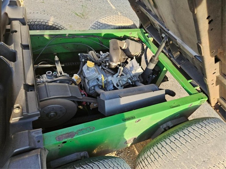 john-deere-gator-image-16