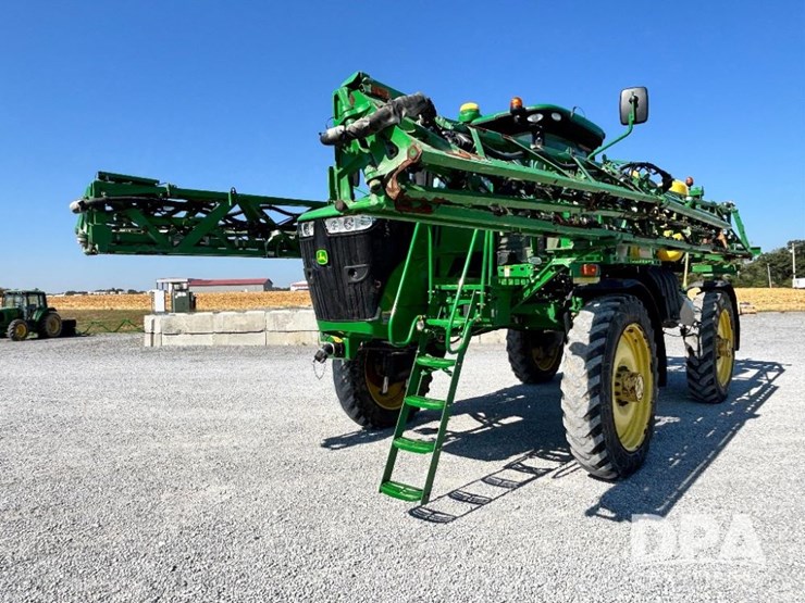 2017-john-deere-r4038-image-16