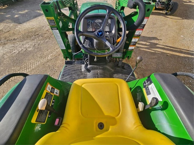 2000-john-deere-4400-image-23