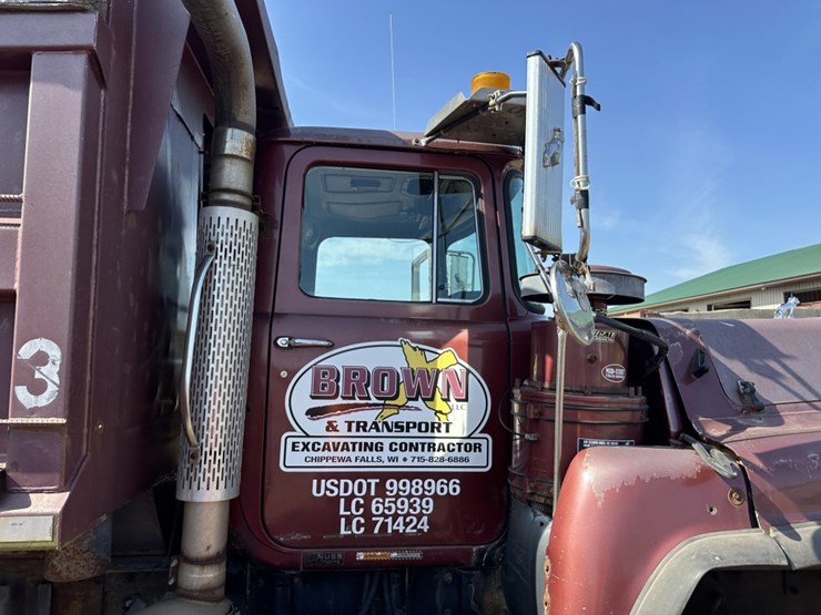 1997-mack-dm690s-image-14