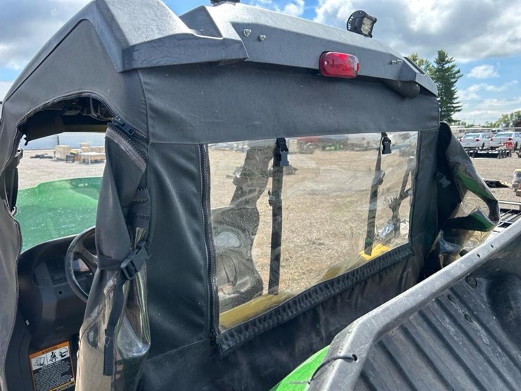 2016-john-deere-gator-image-21