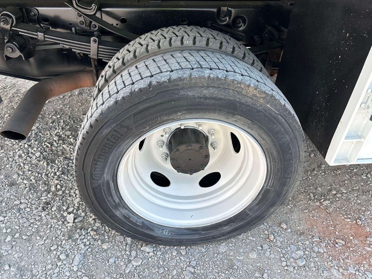 2012-ford-f550-image-28