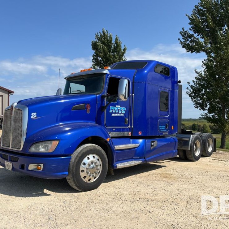 2013 KENWORTH T660