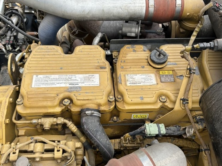 caterpillar-745-image-67