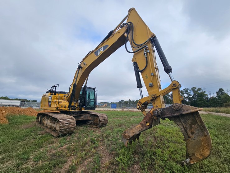 2017-caterpillar-336f-image-28
